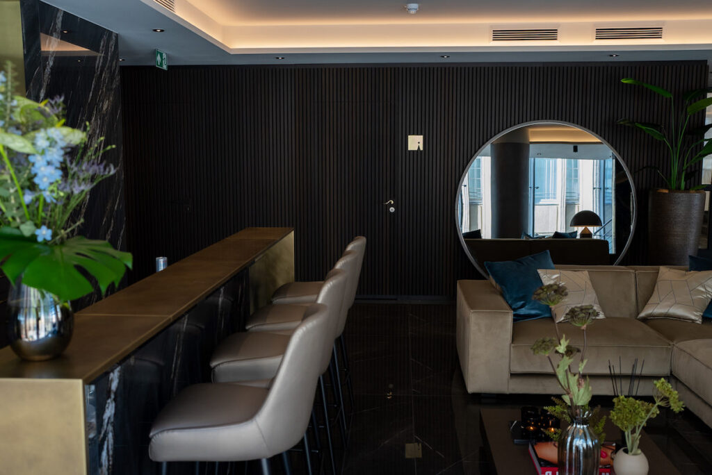 Sie möchten sich bei Aesthetify Fett absaugen lassen? Wir beraten Sie dazu ausführlich in unserer Praxis in Düsseldorf.